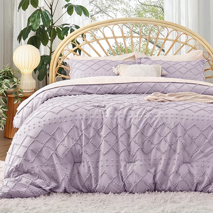 Bedsure Queen Comforter Set - Lavender Comforter, Boho Tufted Shabby Chic Bedding for Kids, 3 Pieces Vintage Farmhouse Bed Set for All Seasons, Fluffy Soft Bedding with 2 Pillow Shams