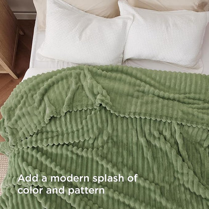 Bedsure GentleSoft Reseda Full Blanket for - Cozy Soft Blankets for Women, Cute Small Fleece Throws for Girls, Birthday Gifts for Women Decor Gifts for Mom, 84x90 Inches