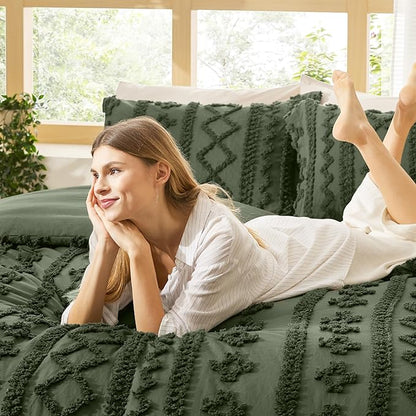 Bedsure Tufted Boho Comforter Set Full Size - Olive Green Boho Bed Set, GentleSoft™ 3 Pieces Farmhouse Shabby Chic Embroidery Bedding, Gifts for Woman, Soft Jacquard Full Comforter for All Seasons
