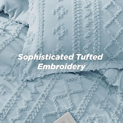 Bedsure Tufted Boho Comforter Set Full Size - Dusty Blue Boho Bed Set, GentleSoft™ 3 Pieces Farmhouse Shabby Chic Embroidery Bedding, Gifts for Woman, Soft Jacquard Full Comforter for All Seasons