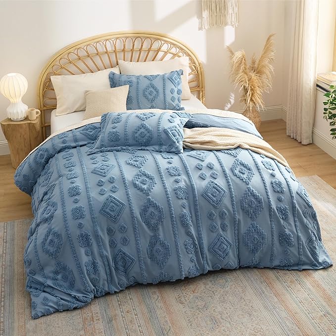Bedsure Queen Size Comforter Set - Grayish Blue Tufted Boho Bed Set, Farmhouse Shabby Chic Embroidery Bedding for All Seasons, 3 Pieces, 1 Soft Jacquard Queen Comforter and 2 Pillow Shams